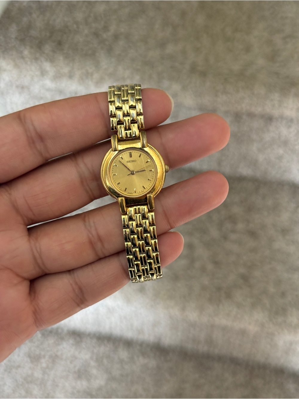 Seiko Japan Vintage Gold Tone Quartz Analog Ladies Watch Classic - Picture 2 of 10